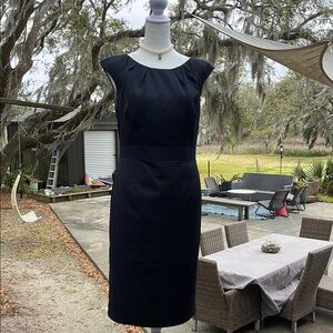 Dark navy boden sheath dress great for work excellent condition